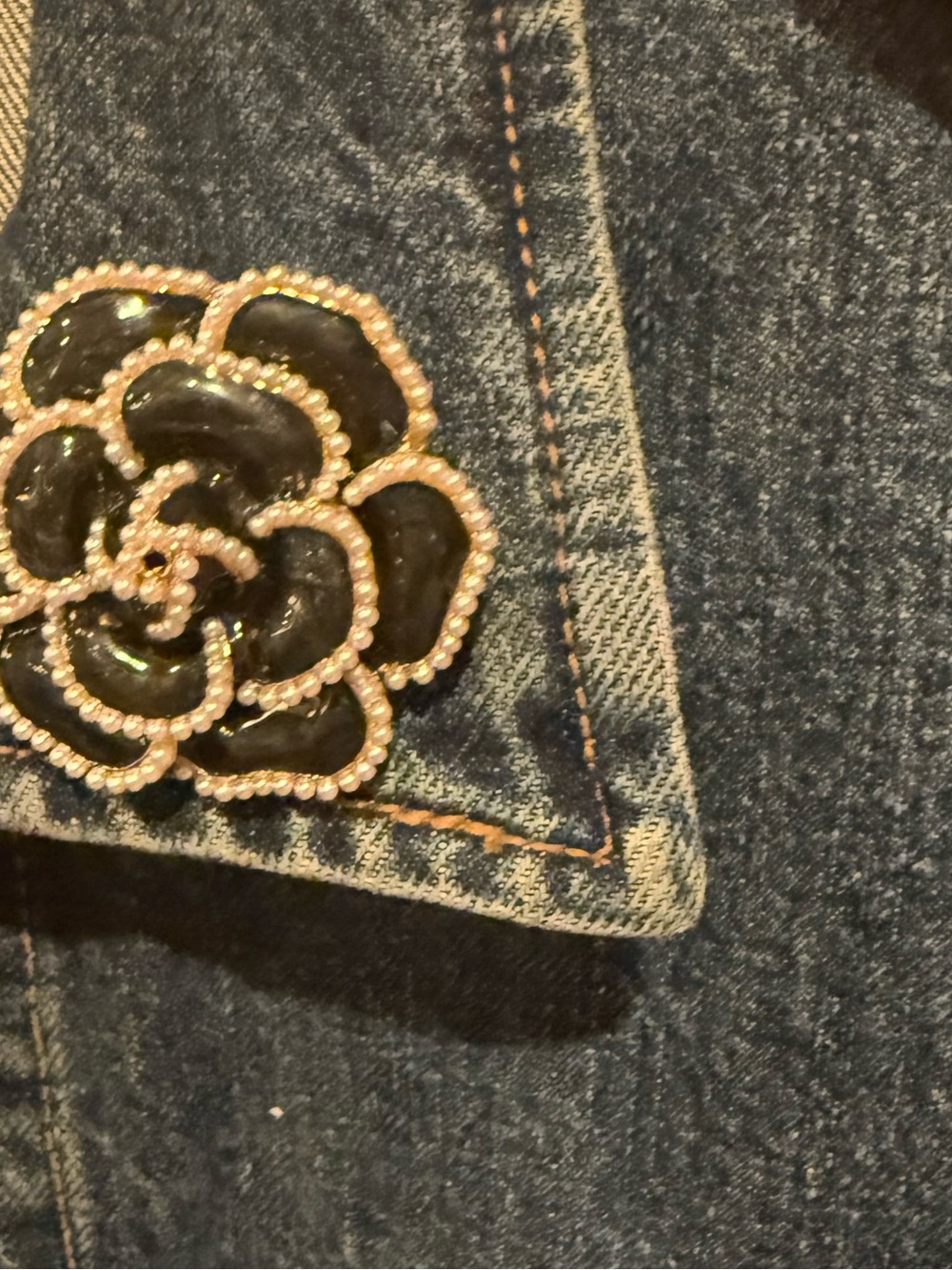 Camellia Pearl Black Enamel Brooch - Picture 6 of 7